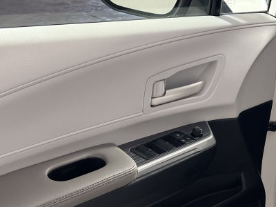2025 Toyota Sienna LE