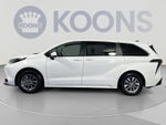 2025 Toyota Sienna LE