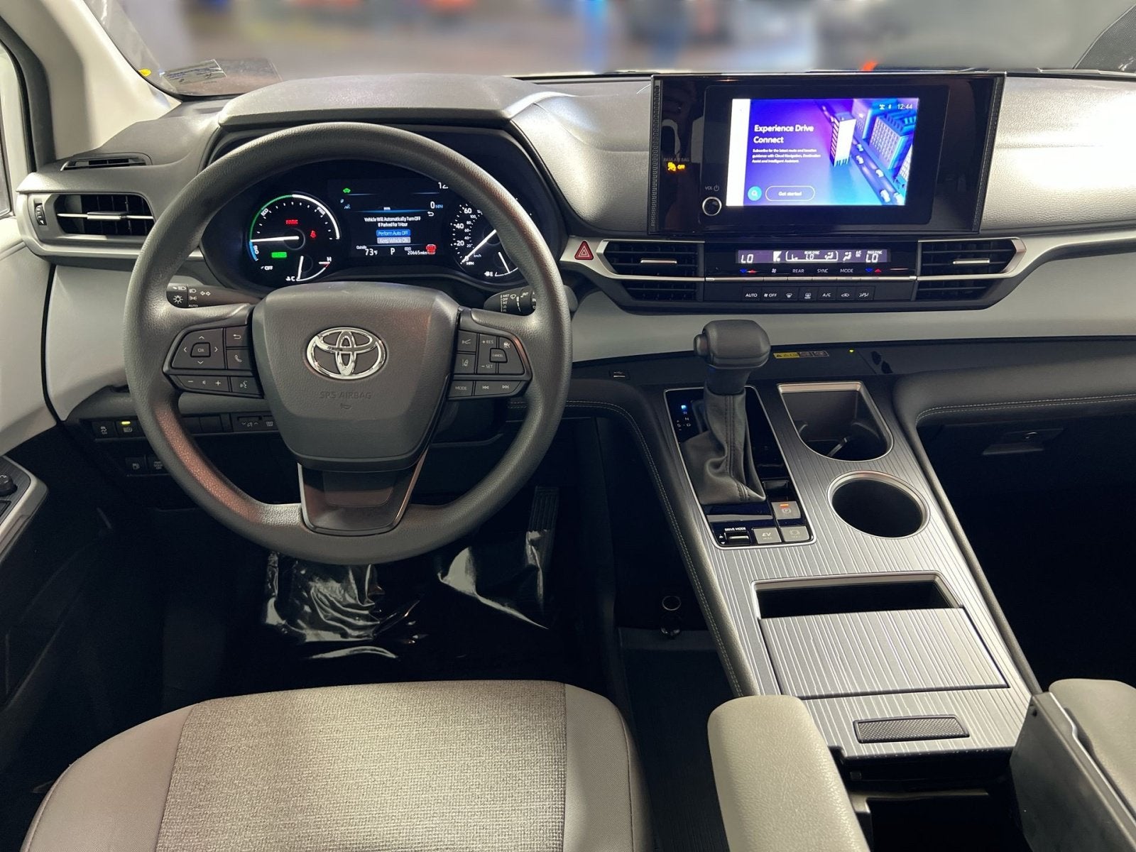 2025 Toyota Sienna LE