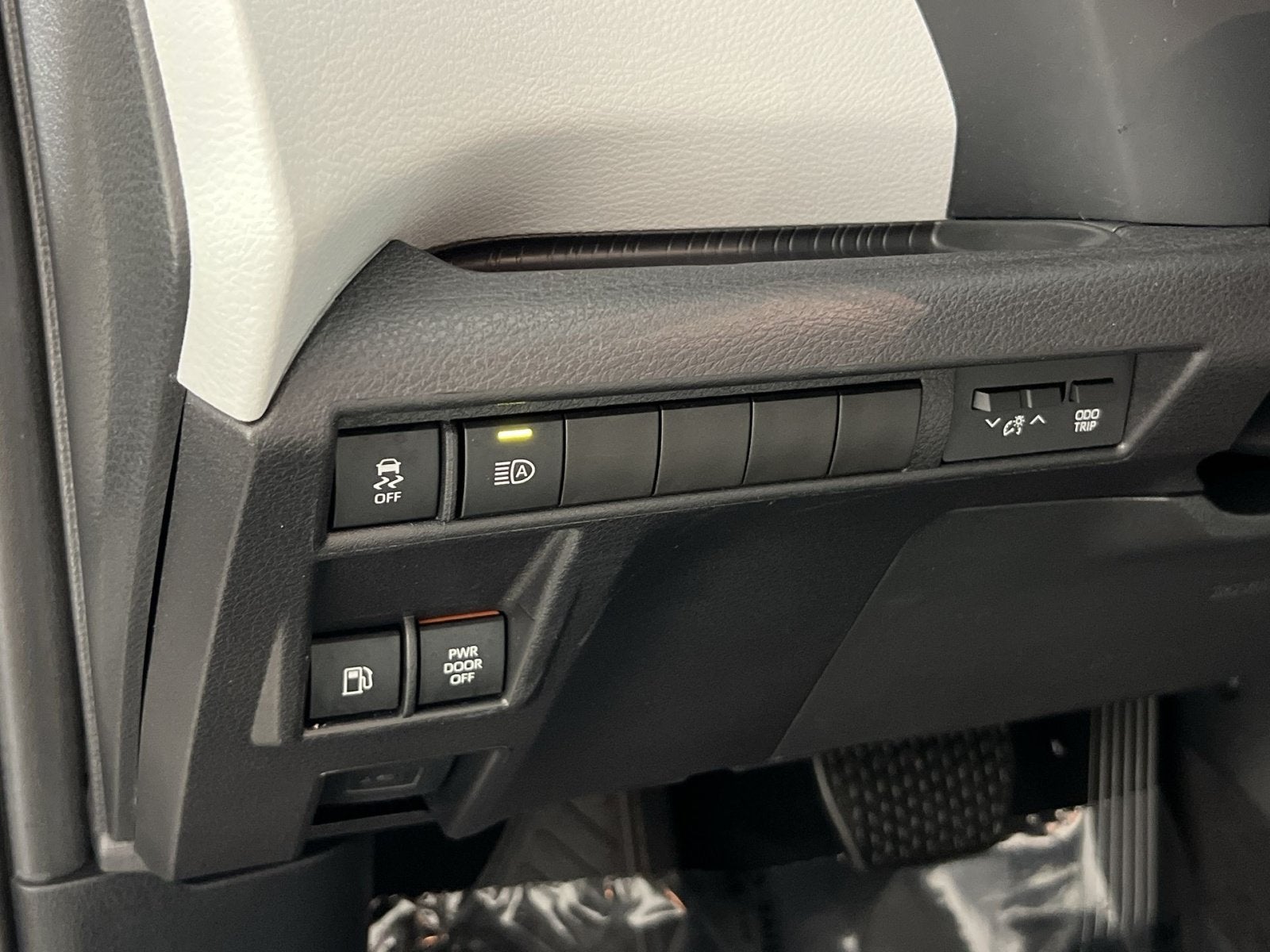 2025 Toyota Sienna LE
