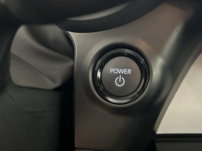 2025 Toyota Sienna LE