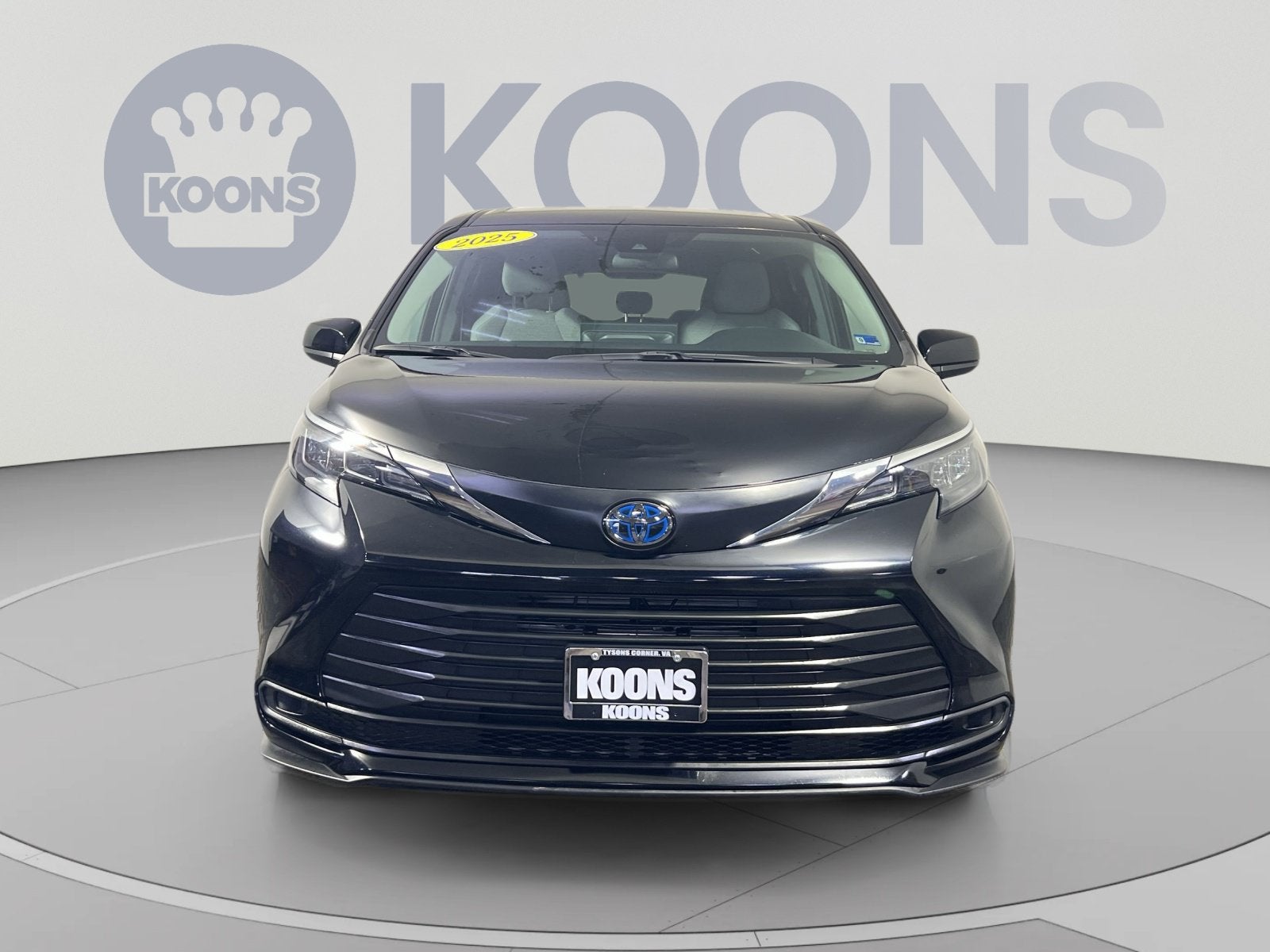 2025 Toyota Sienna LE