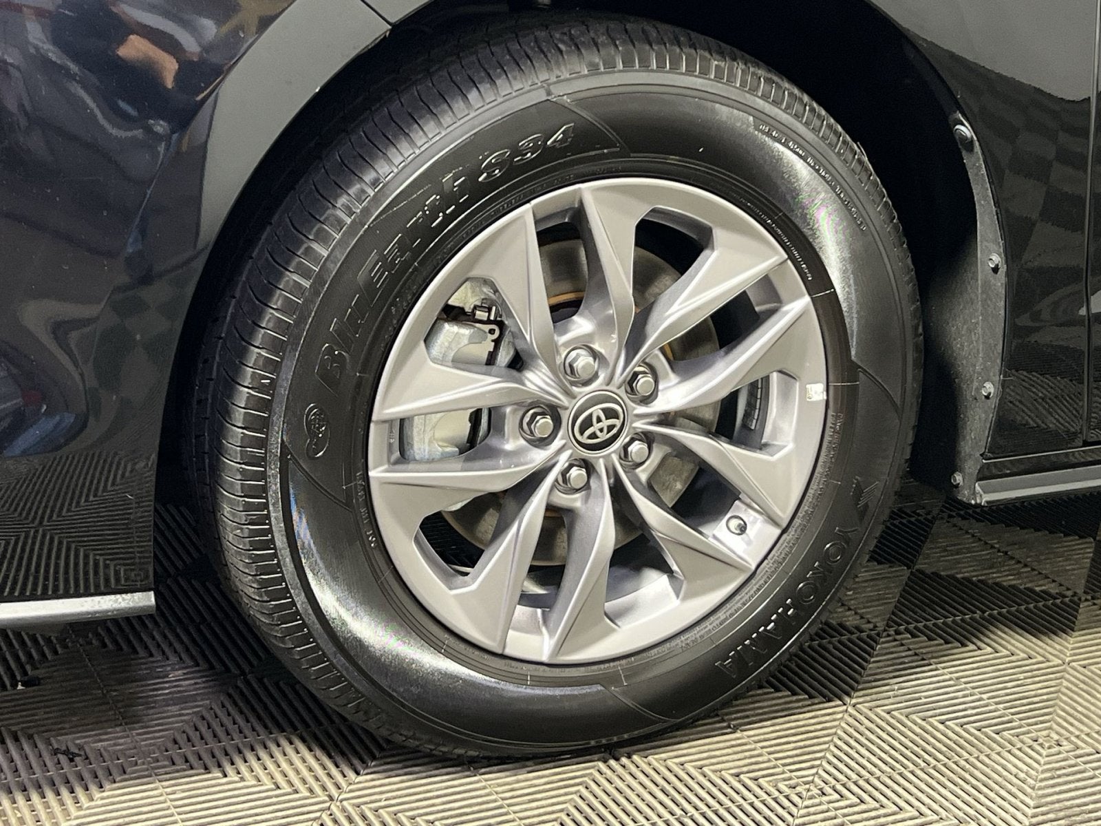 2025 Toyota Sienna LE