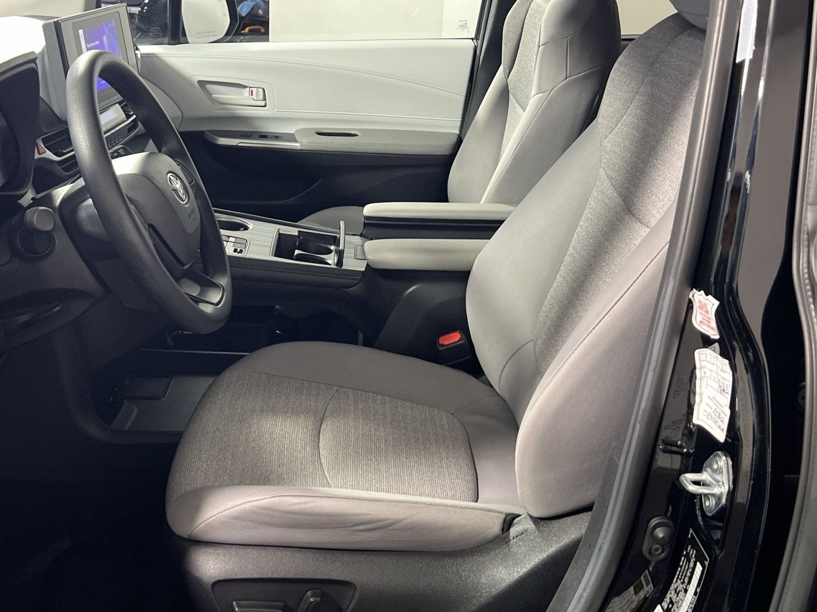 2025 Toyota Sienna LE
