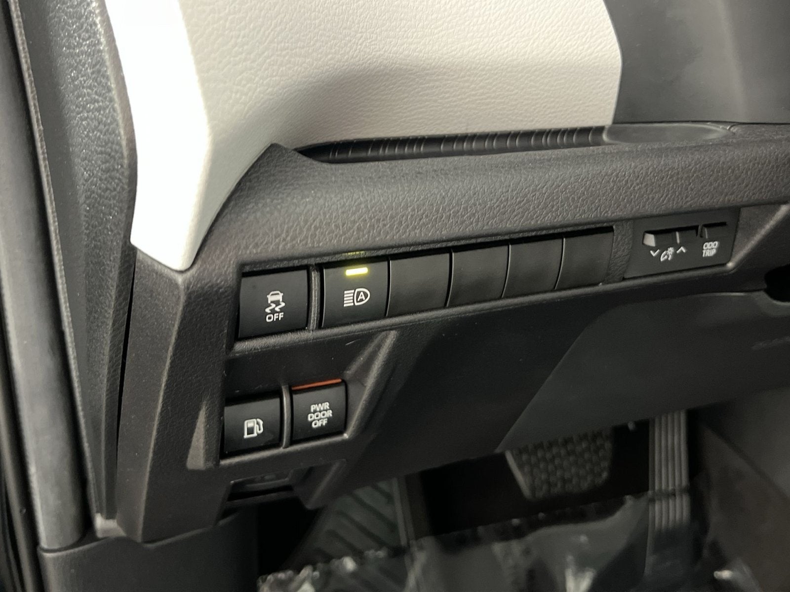 2025 Toyota Sienna LE