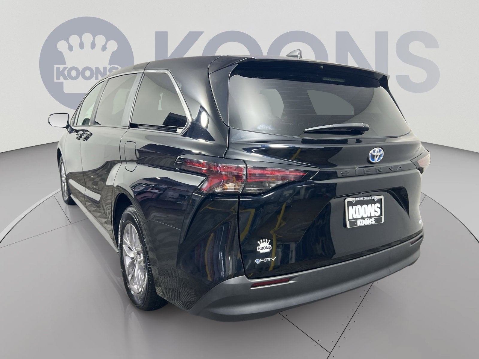 2025 Toyota Sienna LE