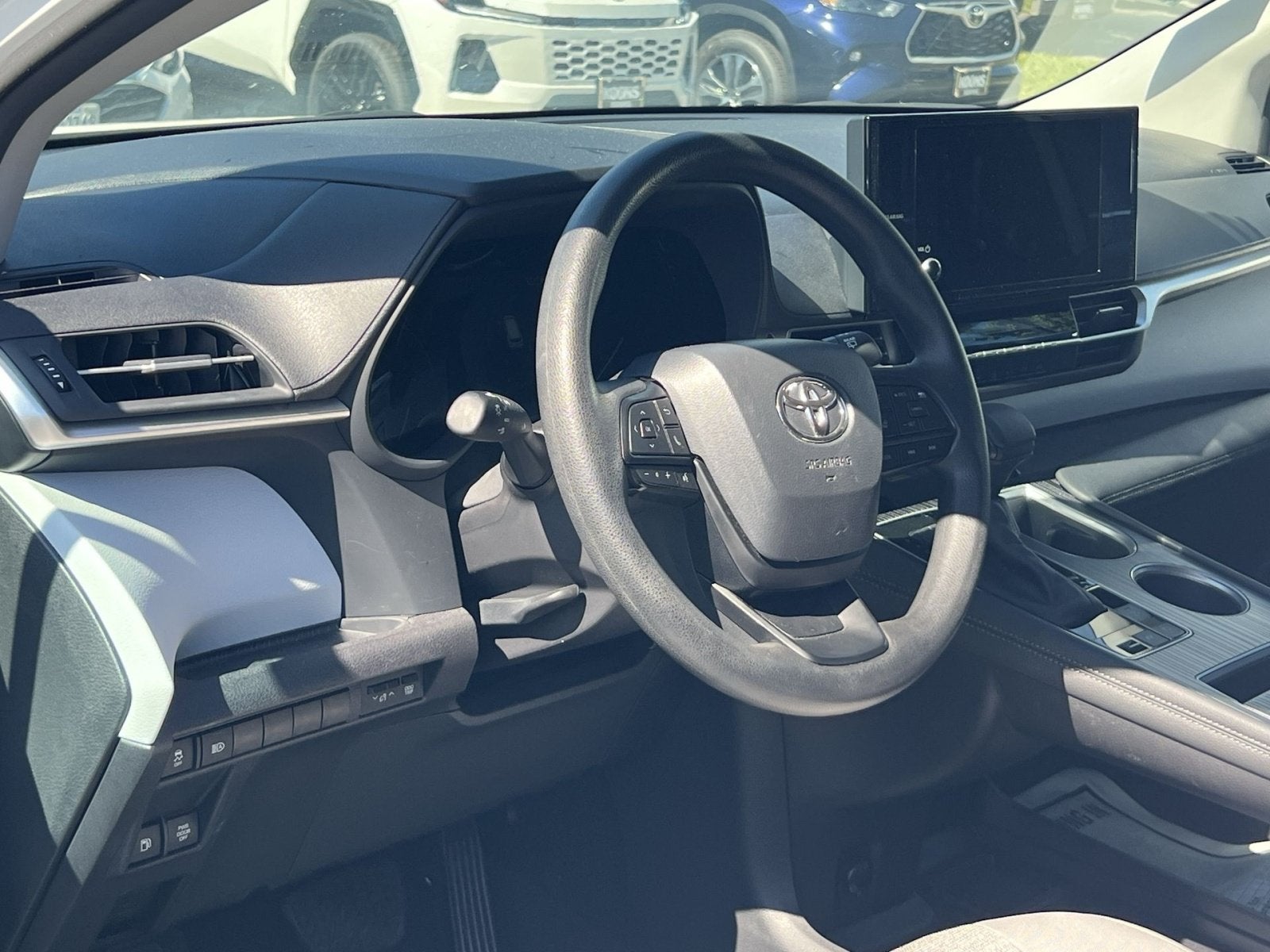 2025 Toyota Sienna LE