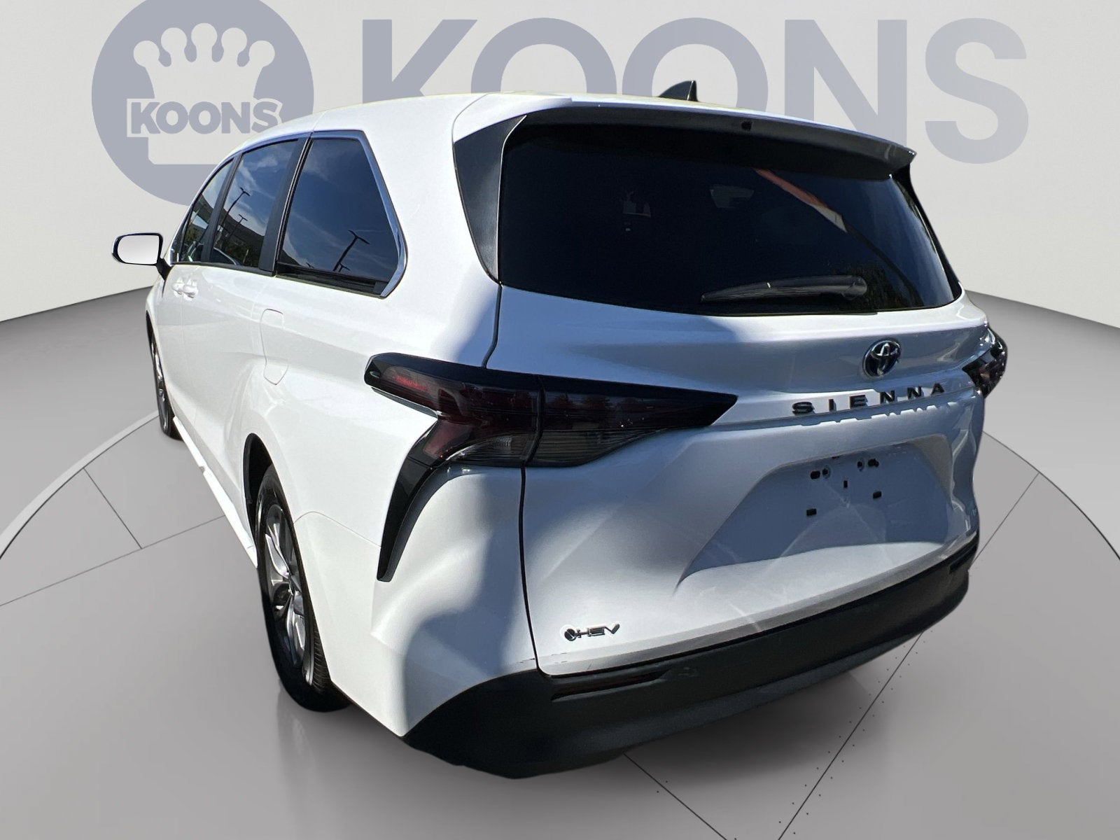 2025 Toyota Sienna LE