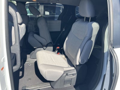 2025 Toyota Sienna LE