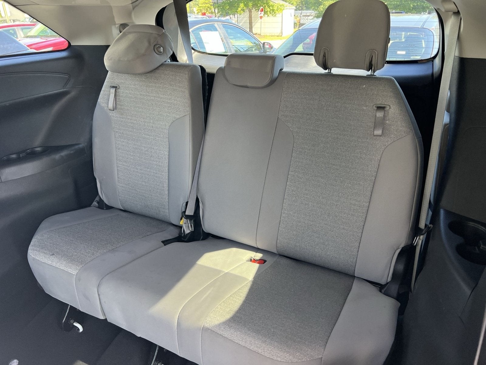 2025 Toyota Sienna LE