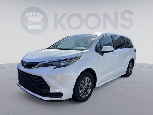 2025 Toyota Sienna LE