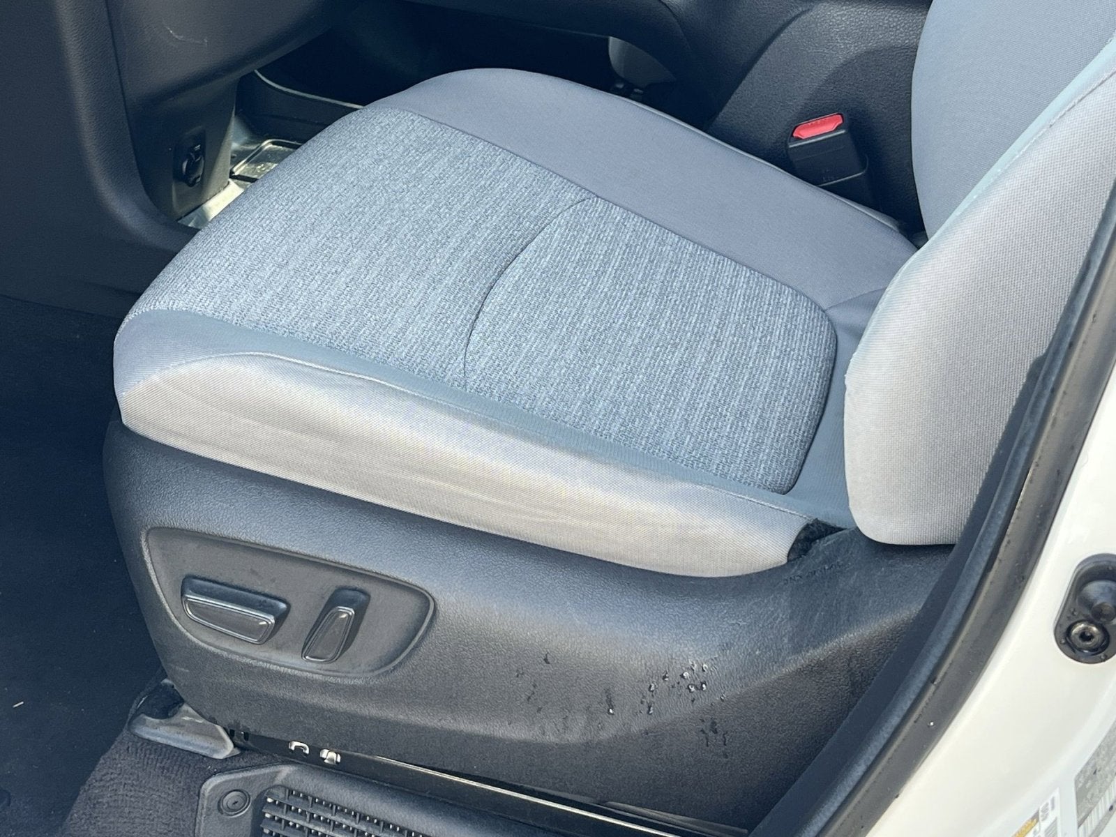 2025 Toyota Sienna LE