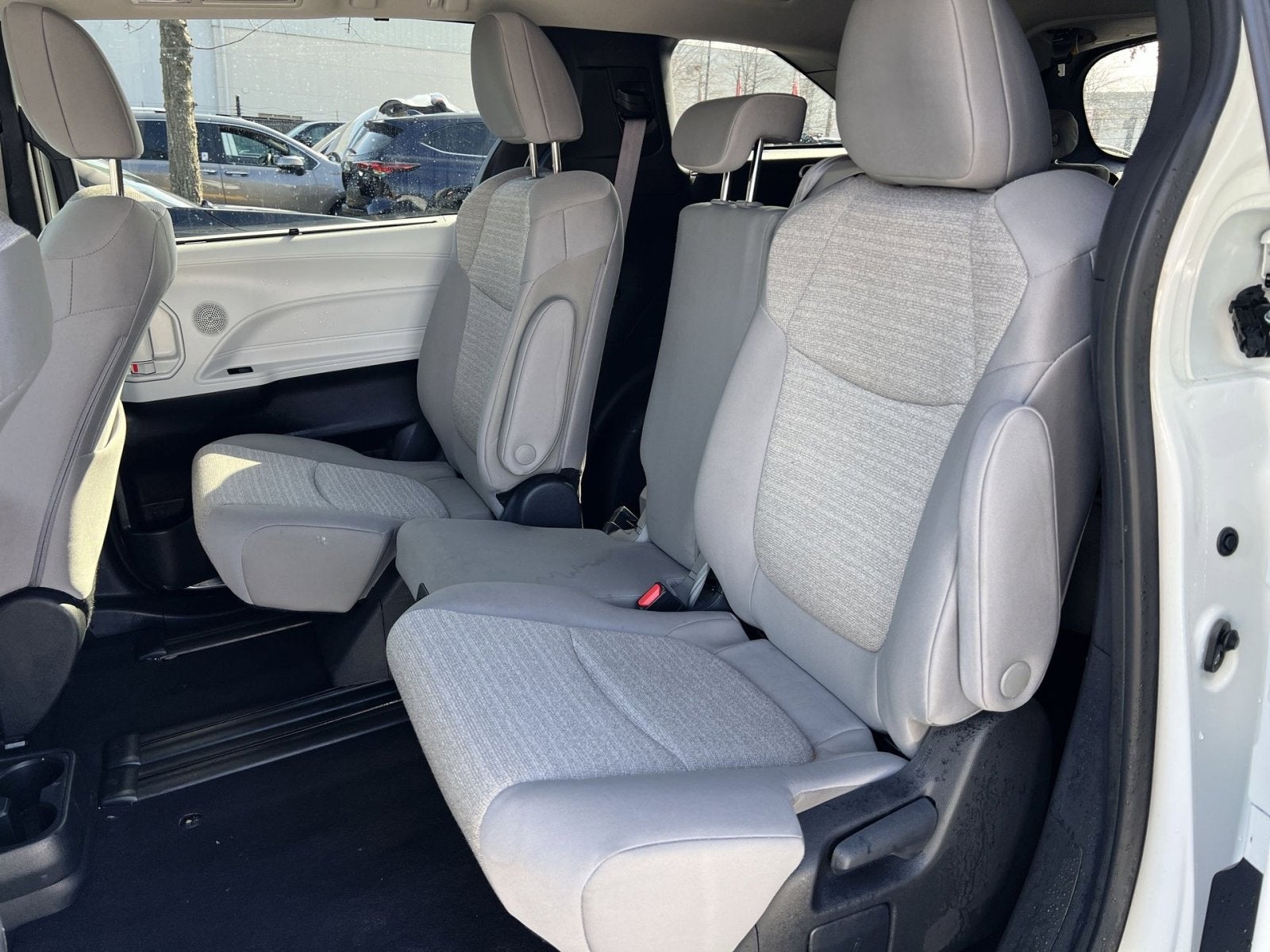 2025 Toyota Sienna LE