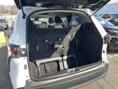 2025 Toyota Sienna LE