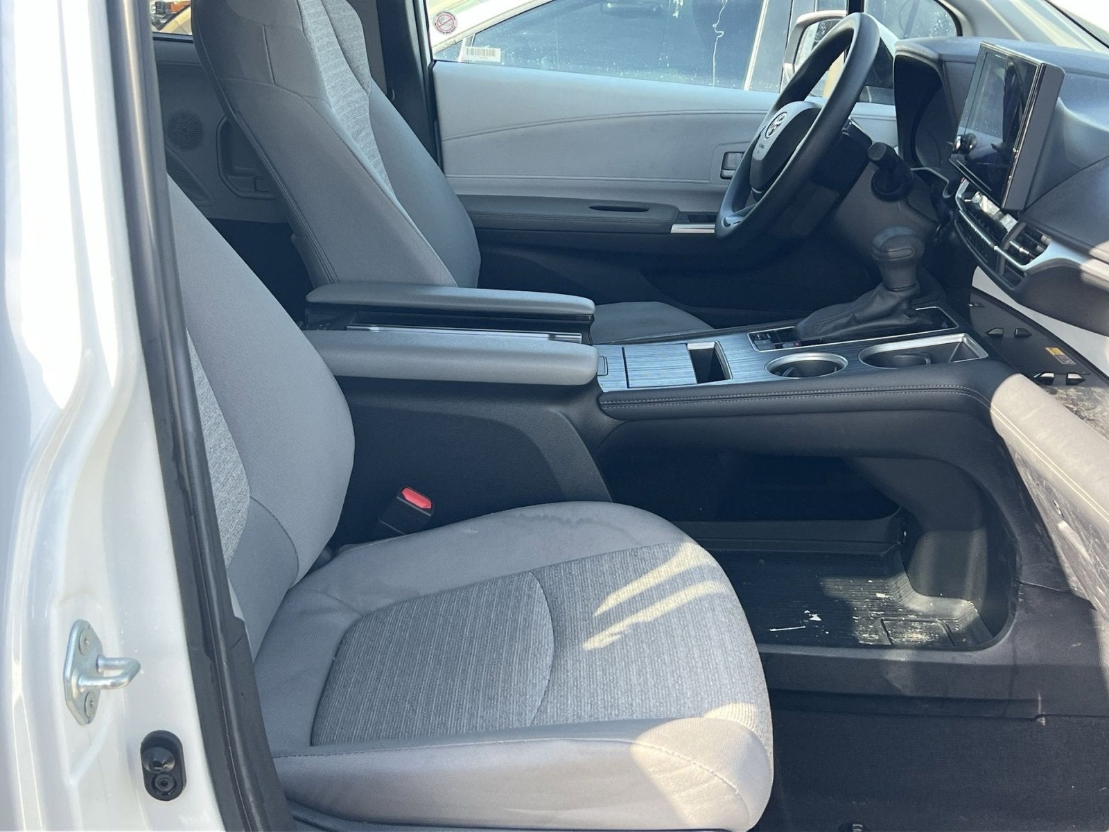 2025 Toyota Sienna LE