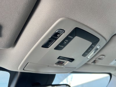 2025 Toyota Sienna LE