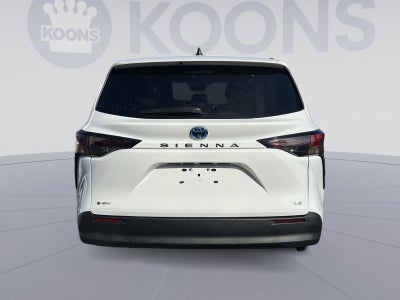 2025 Toyota Sienna LE