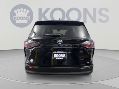 2025 Toyota Sienna LE