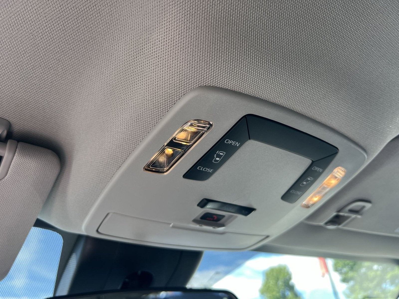 2025 Toyota Sienna LE
