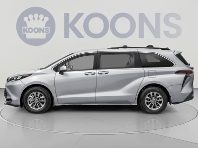 2025 Toyota Sienna LE