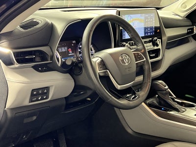 2022 Toyota Highlander Hybrid Limited