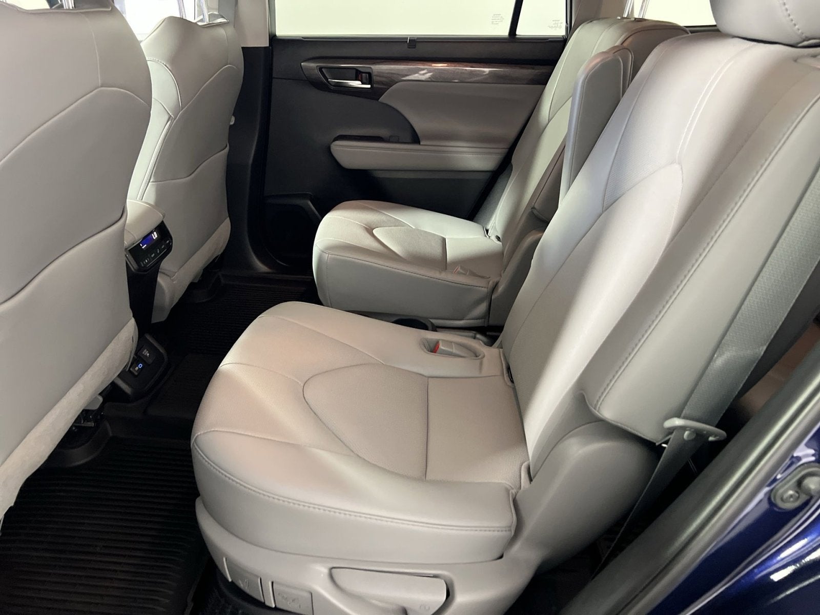 2022 Toyota Highlander Hybrid Limited