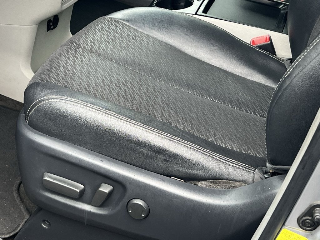 2011 Toyota Sienna SE