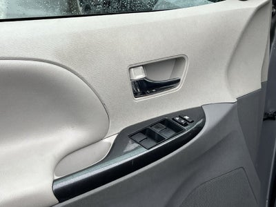 2011 Toyota Sienna SE