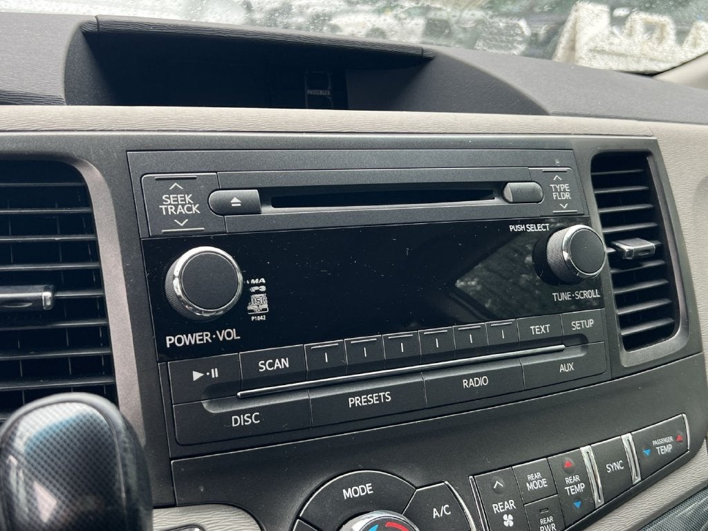 2011 Toyota Sienna SE