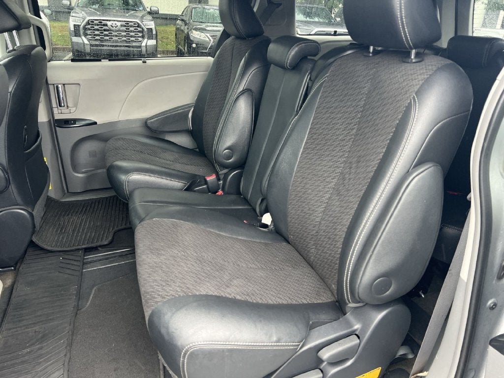 2011 Toyota Sienna SE