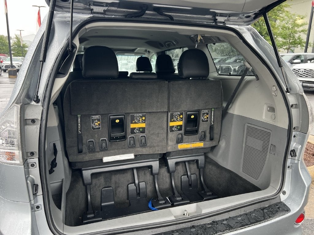 2011 Toyota Sienna SE