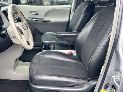 2011 Toyota Sienna SE