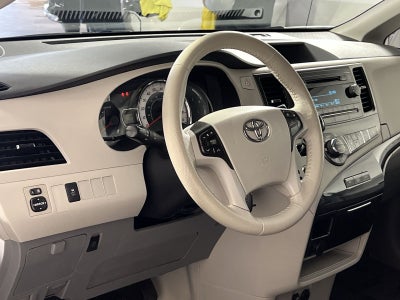2014 Toyota Sienna SE