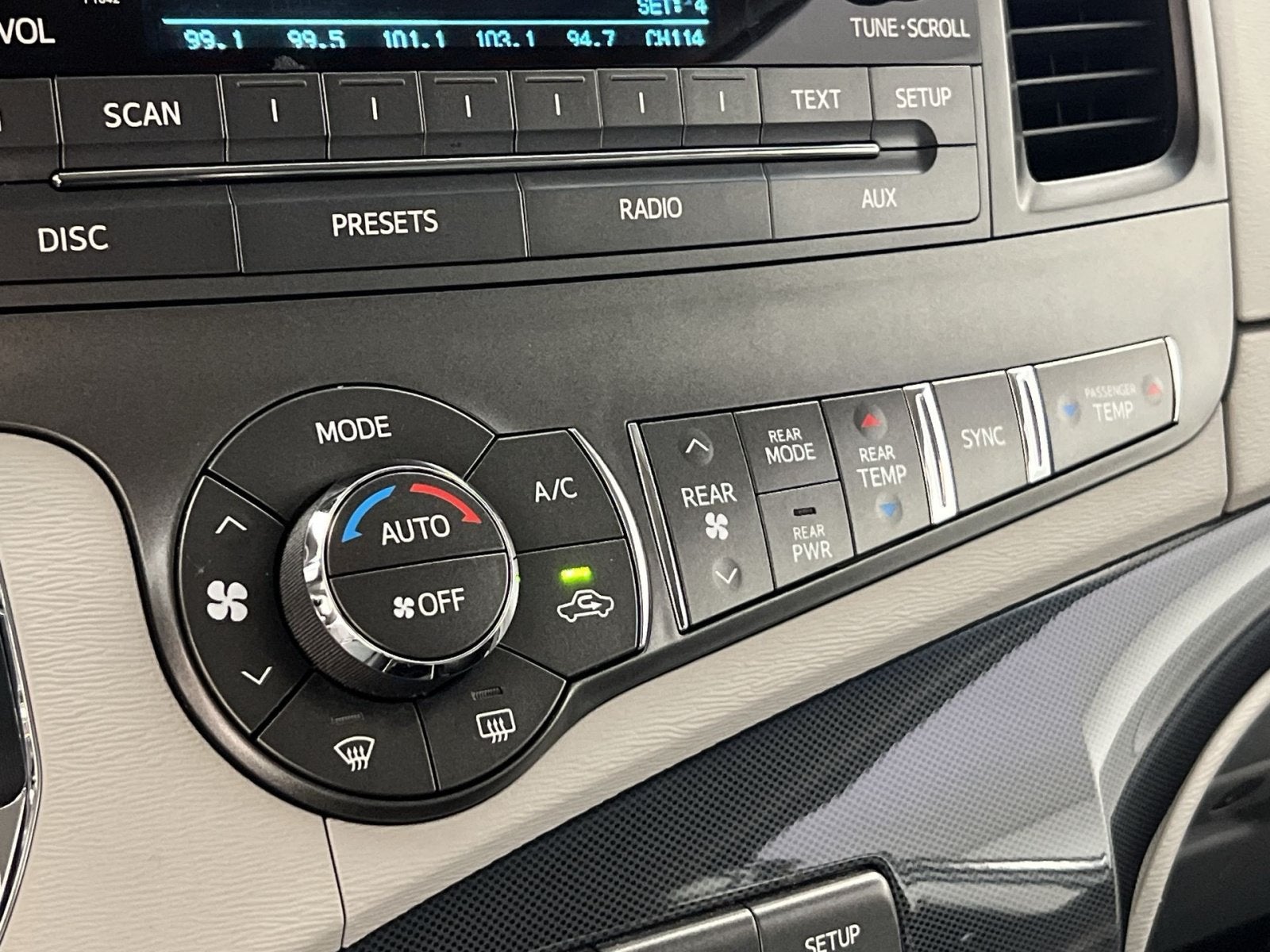 2014 Toyota Sienna SE
