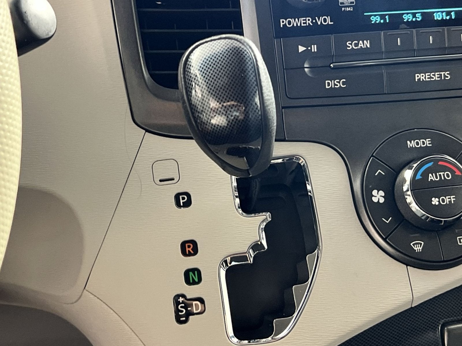 2014 Toyota Sienna SE