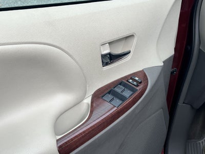 2013 Toyota Sienna XLE