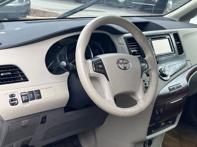 2013 Toyota Sienna XLE