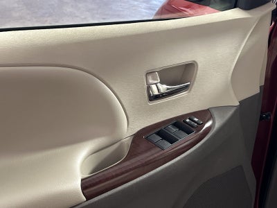 2013 Toyota Sienna XLE