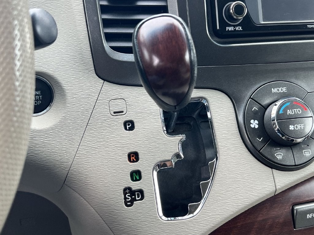 2013 Toyota Sienna XLE