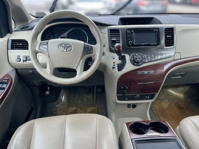 2013 Toyota Sienna XLE