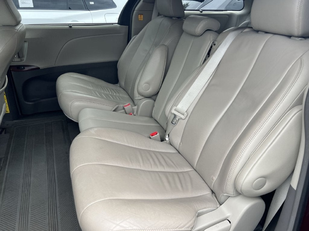 2013 Toyota Sienna XLE