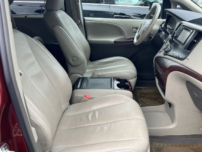 2013 Toyota Sienna XLE