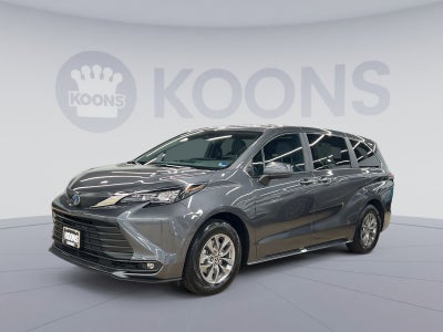 2025 Toyota Sienna XLE