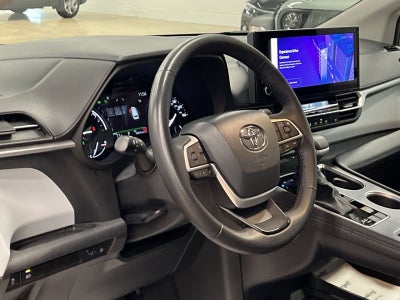 2025 Toyota Sienna XLE