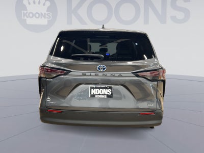2025 Toyota Sienna XLE
