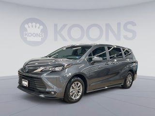 2025 Toyota Sienna XLE