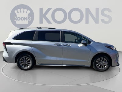 2025 Toyota Sienna XLE