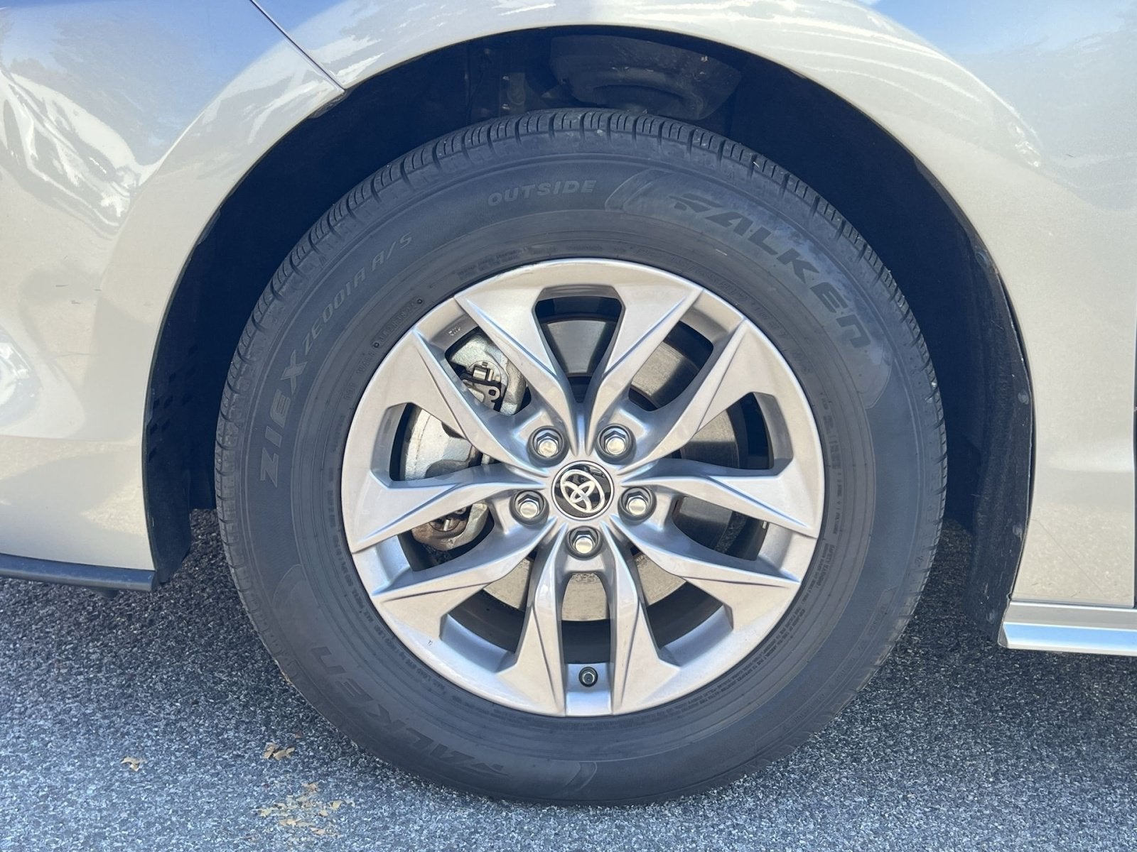 2025 Toyota Sienna XLE
