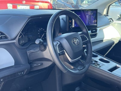 2025 Toyota Sienna XLE