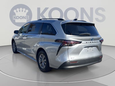 2025 Toyota Sienna XLE